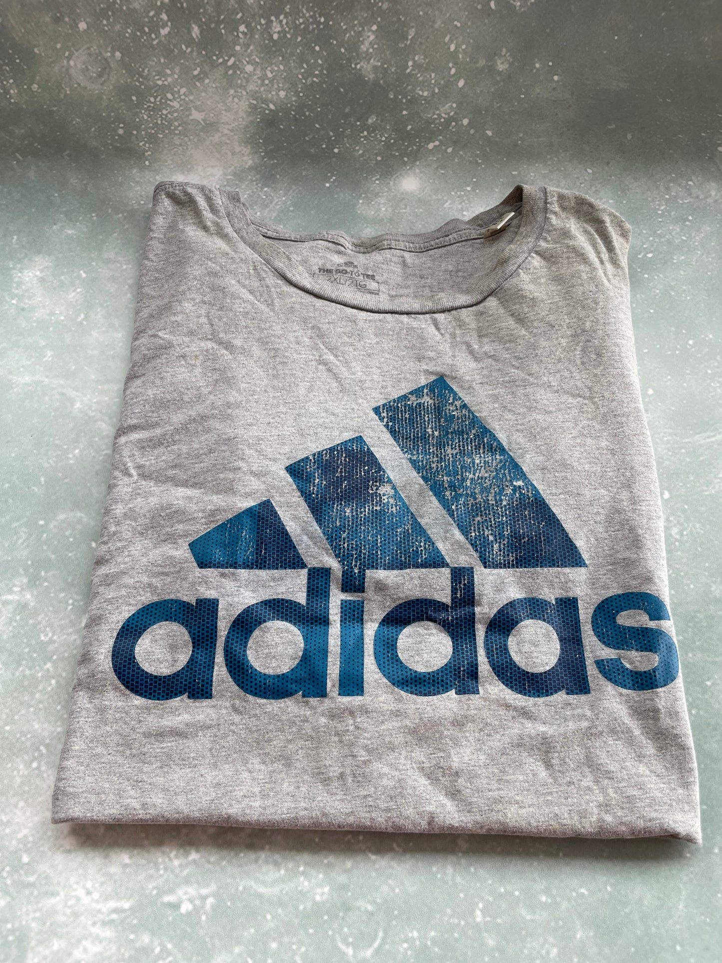 Vintage Grey Adidas Short Sleeve T-shirt 2XL