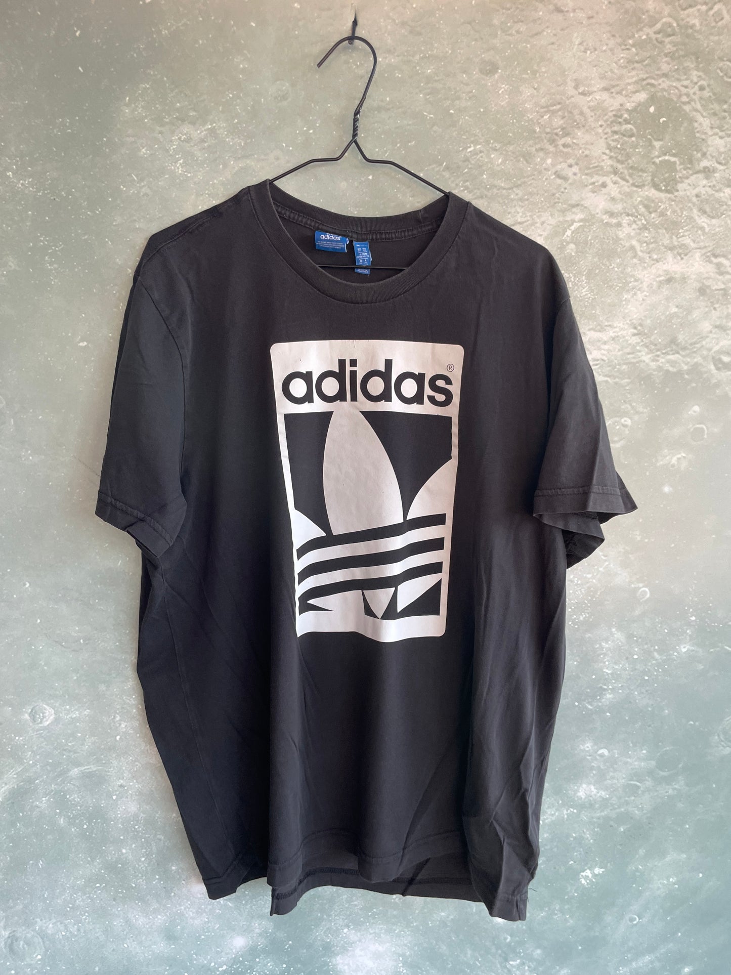 Vintage Black Adidas Short Sleeve T-shirt XL