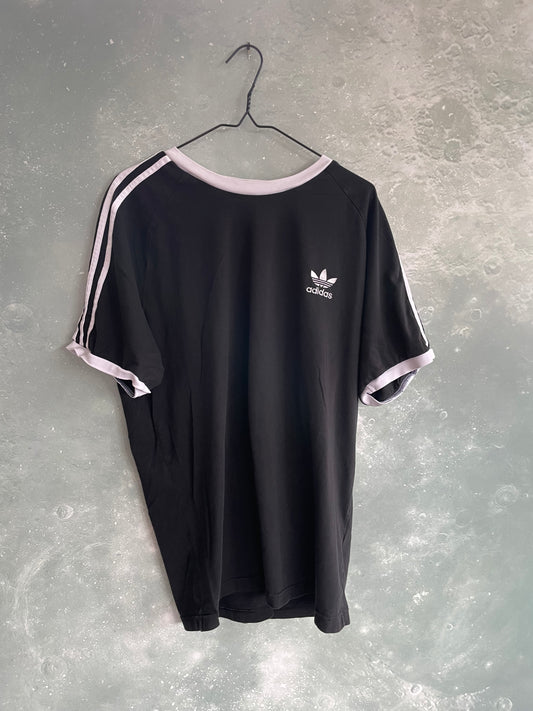 Vintage Black Adidas Short Sleeve T-shirt XL