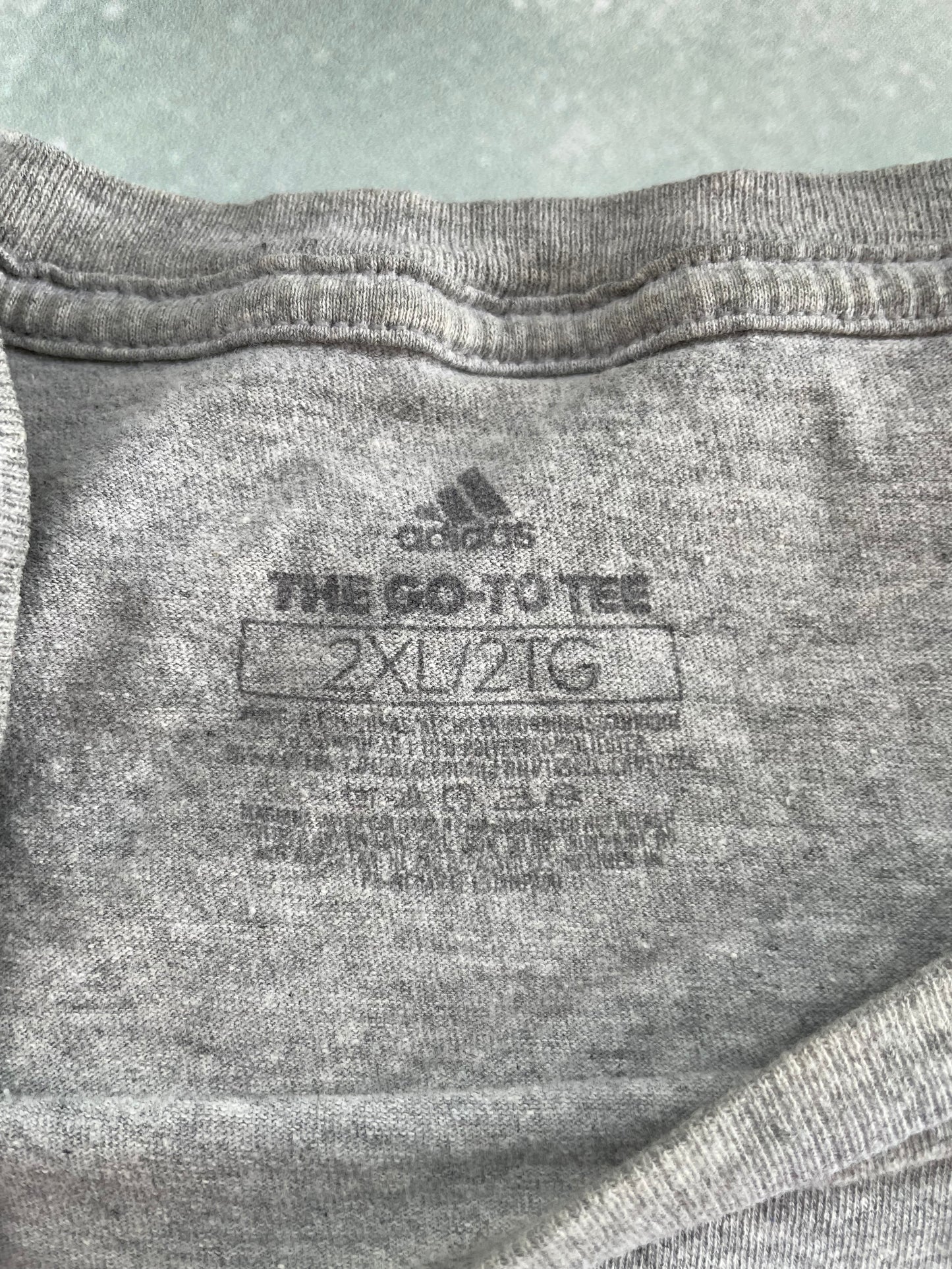 Vintage Grey Adidas Short Sleeve T-shirt 2XL