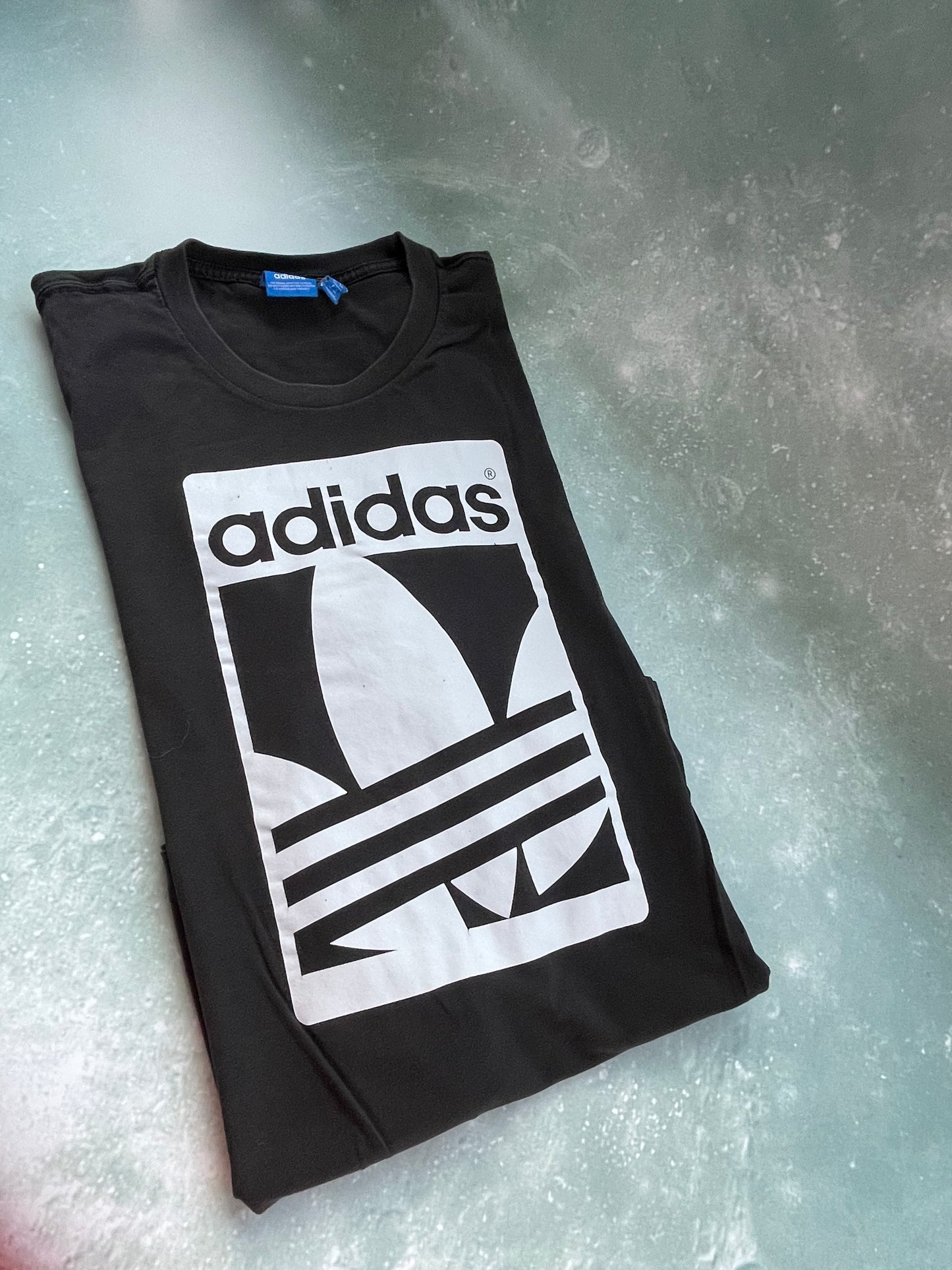 Vintage Black Adidas Short Sleeve T-shirt XL